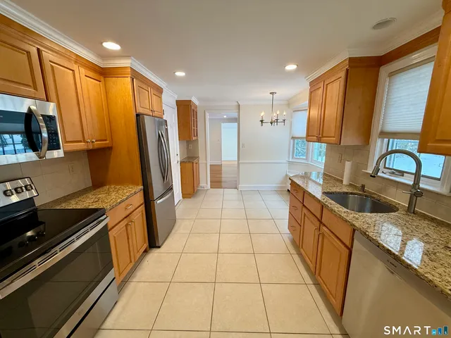 $4,300 | 16 Killian Avenue, Trumbull, CT 06611