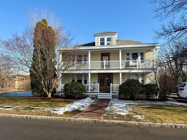 $2,000 | 5 Park Street, Unit UPPER LEFT, Middleton, MA 01949