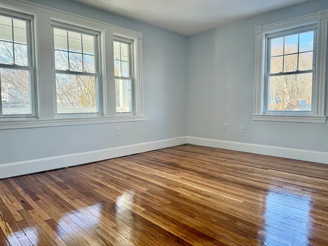 $2,000 | 5 Park Street, Unit UPPER LEFT, Middleton, MA 01949