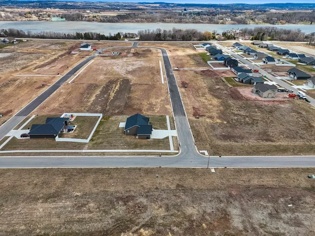 $74,900 | 400 Brookline Avenue, Unit 272, De Pere, WI 54115