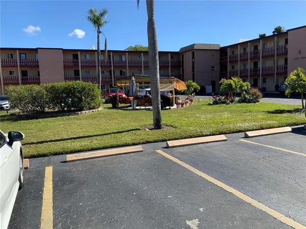 $1,400 | 4204 Heron Way, Unit B304, Bradenton, FL 34205