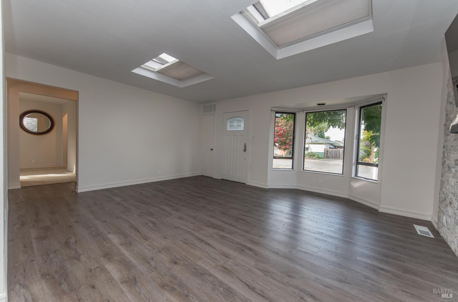 212 Shortt Road Santa Rosa, CA 95405 - Photo 7 of 31 Gallery Image 7
