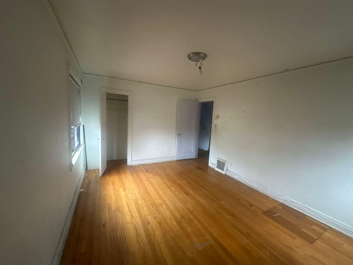 15875 Strathmoor Street Detroit, MI 48227 - Photo 11 of 16 13