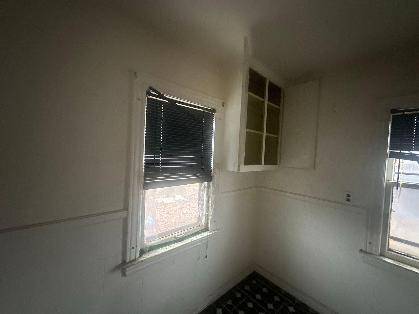 15875 Strathmoor Street Detroit, MI 48227 - Photo 12 of 16 14