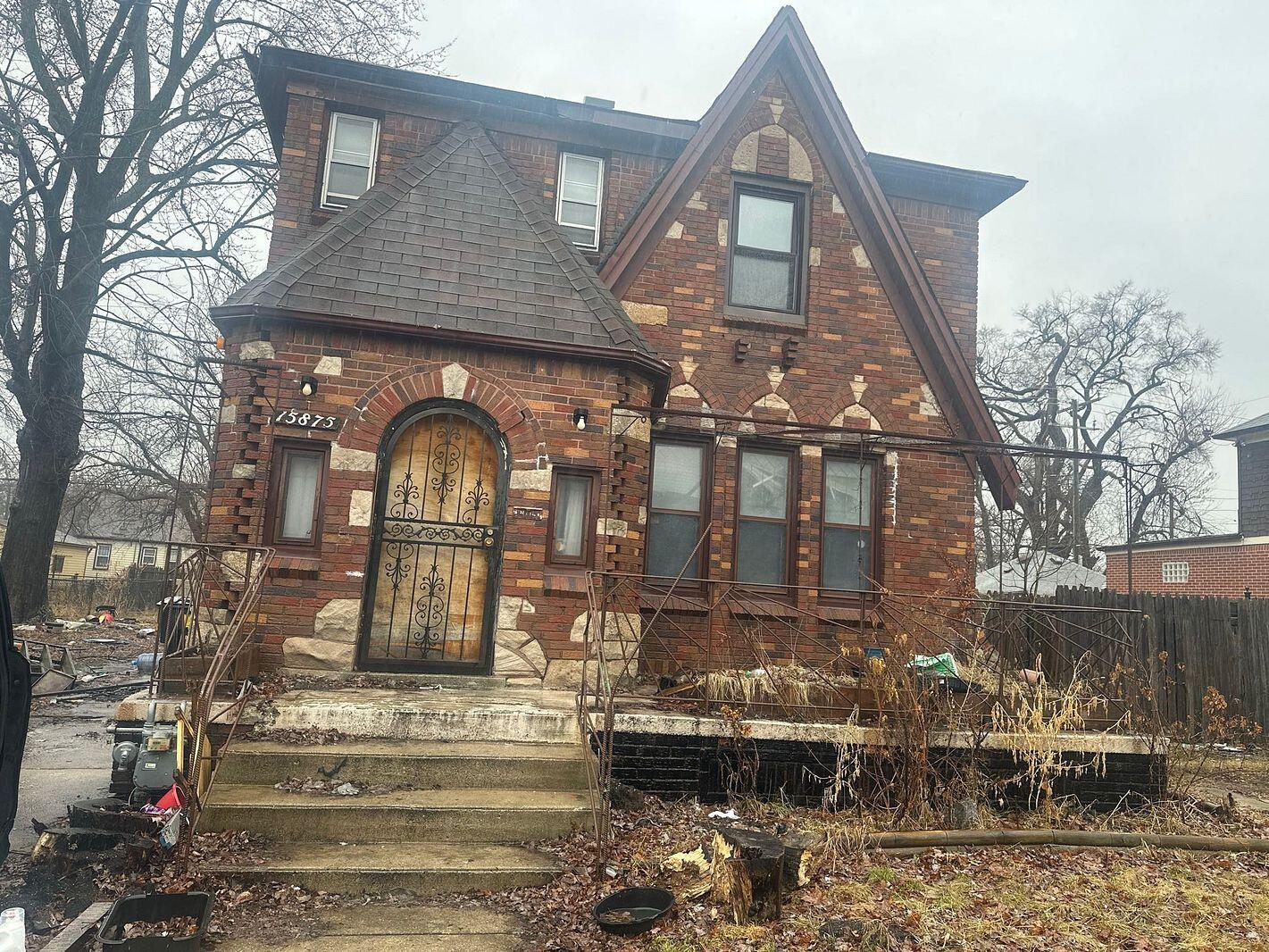 15875 Strathmoor Street Detroit, MI 48227 - Photo 2 of 16 01