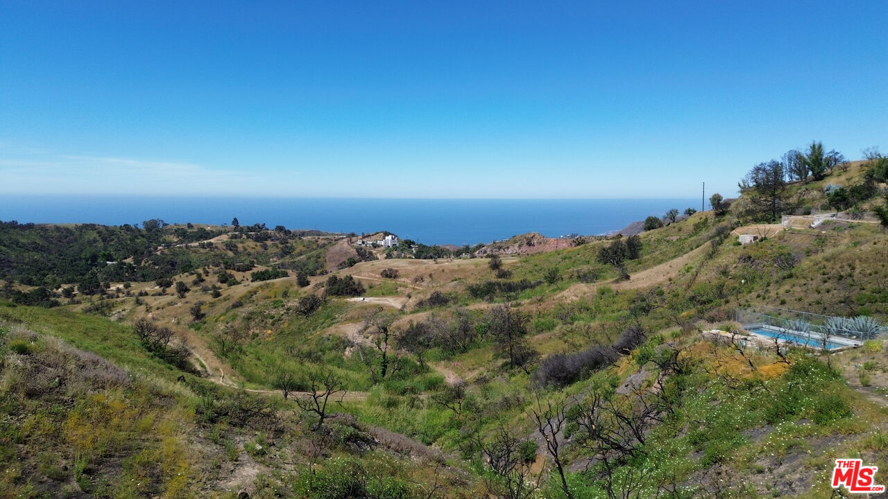 2460 Tuna Canyon Road Topanga, CA 90290 - Photo 4 of 11 a view of a city with green space