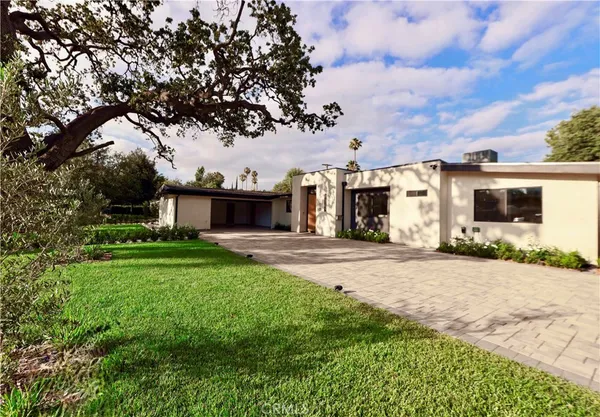 $2,699,888 | 5500 Fenwood Avenue, Woodland Hills, CA 91367