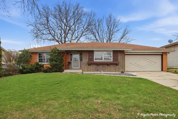$365,000 | 1871 Marigold Lane, Hanover Park, IL 60133