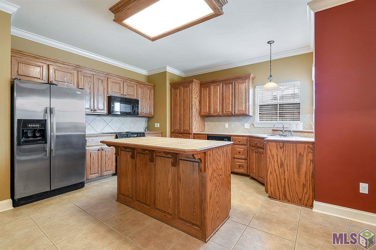 16558 Jay Road Prairieville, LA 70769 - Photo 12 of 16 Kitchen
