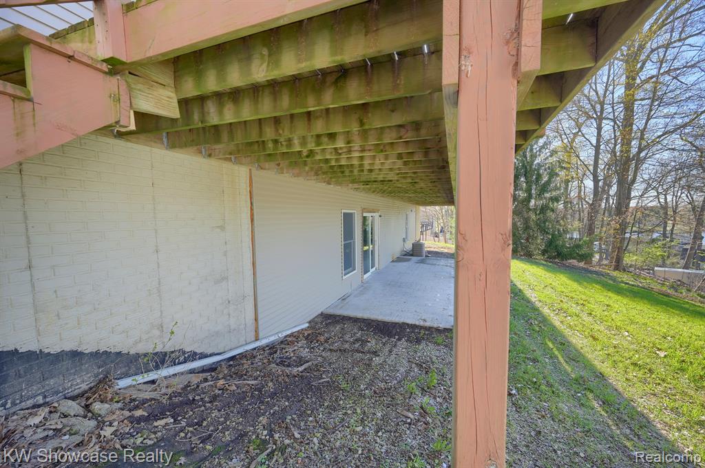 5331 Raywood Ridge White Lake, MI 48383 - Photo 26 of 29