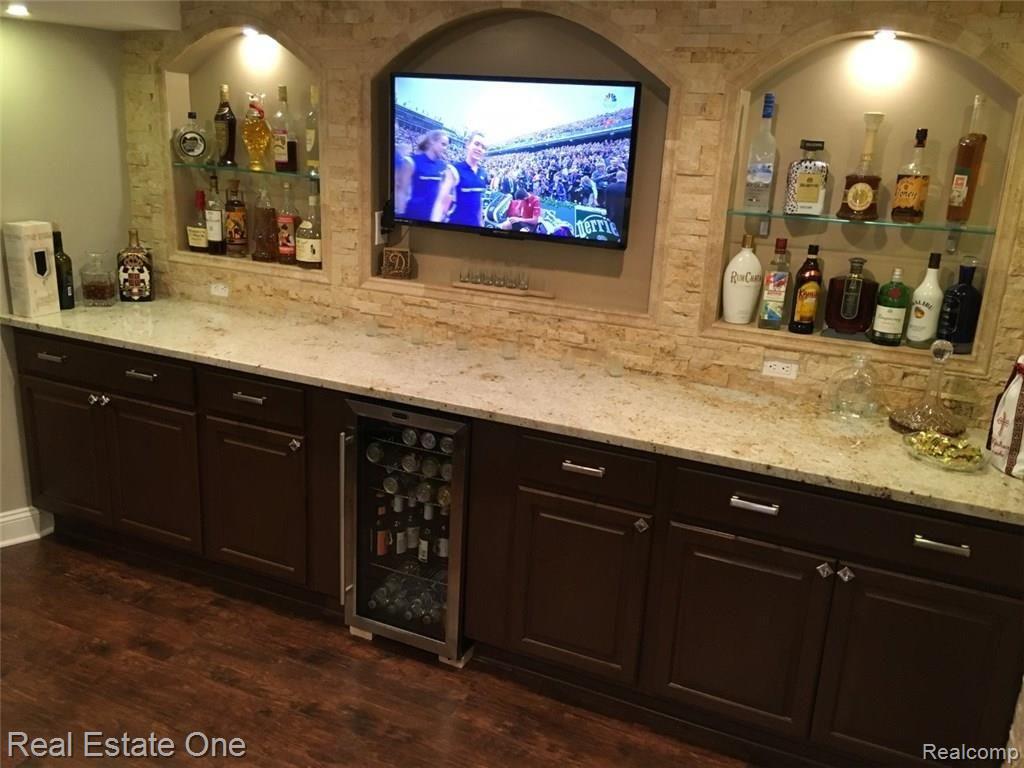 1836 Jason Circle Rochester, MI 48306 - Photo 13 of 45