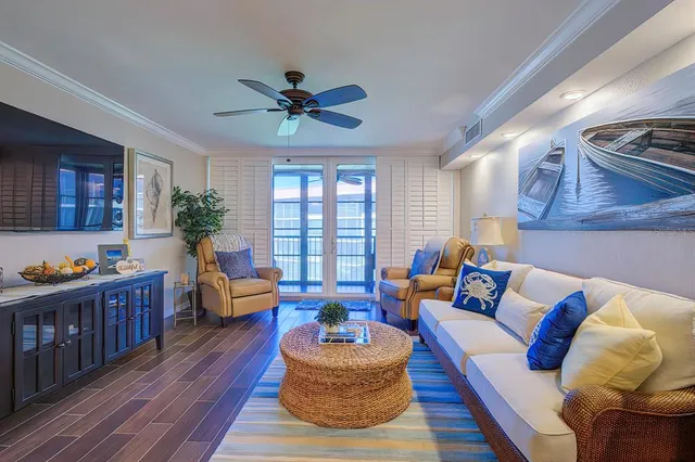 $5,000 | 17580 Gulf Boulevard, Unit 304, Redington Shores, FL 33708