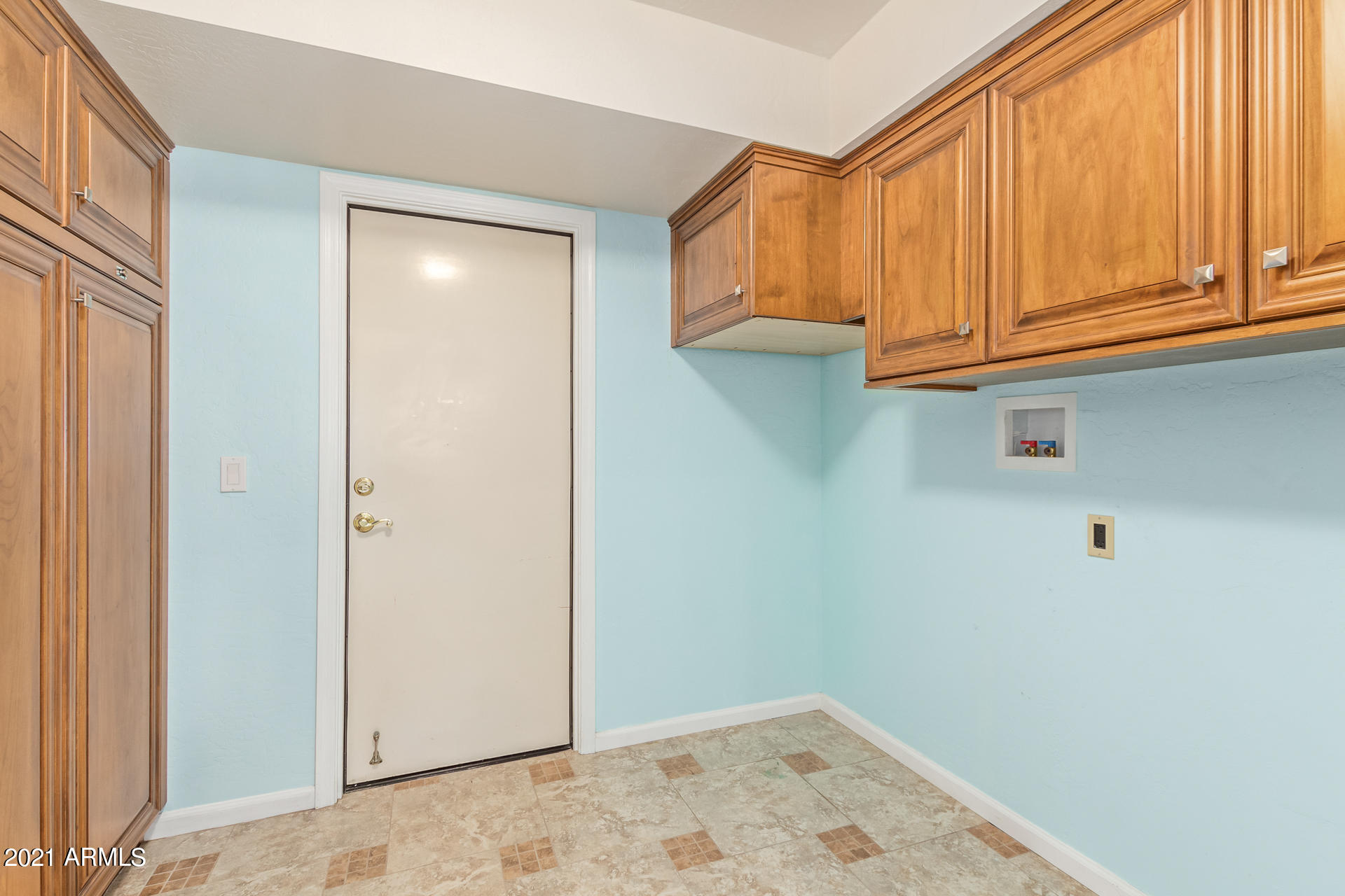 3929 East Decatur Street Mesa, AZ 85205 - Photo 18 of 41 Laundry Room & Pantry