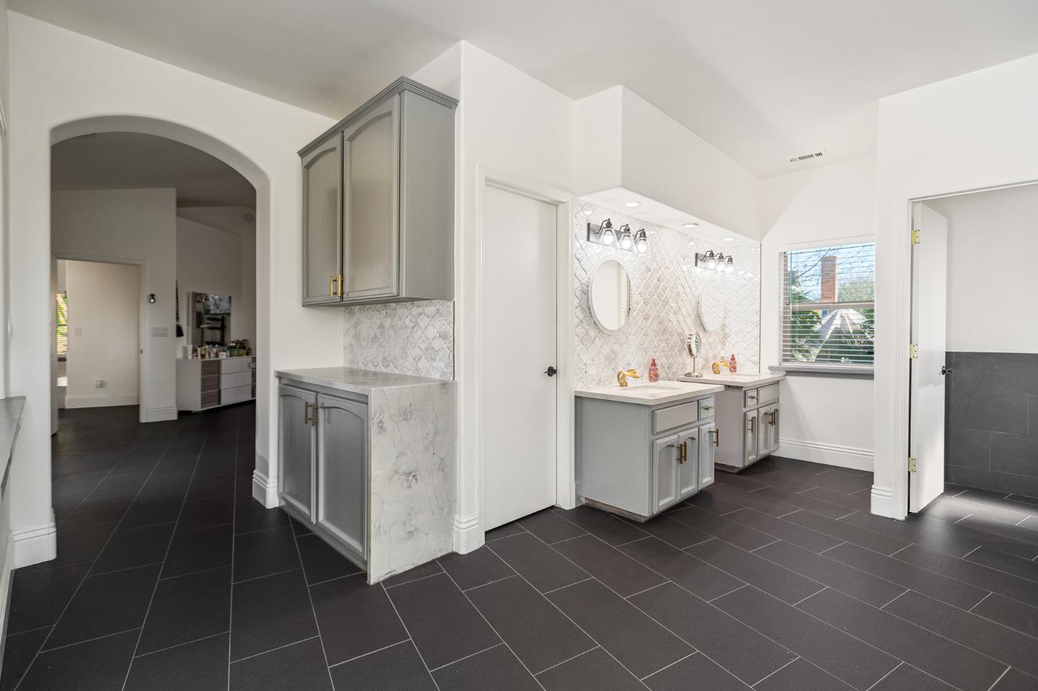 915 South Strathmore Avenue, Unit I Lindsay, CA 93247 - Photo 20 of 51