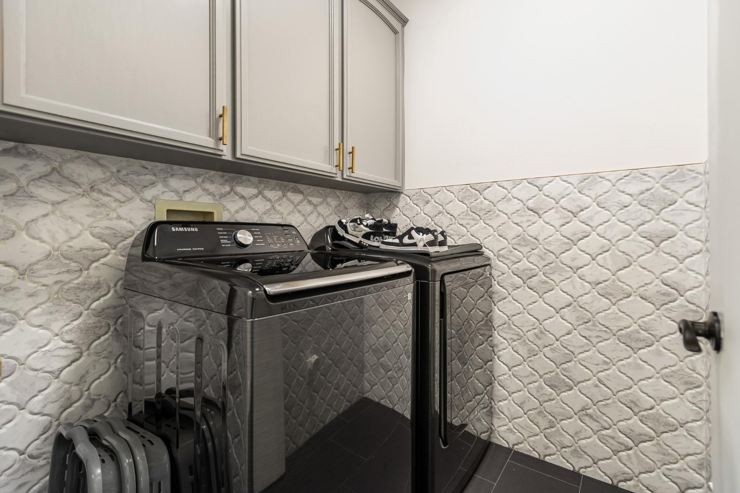 915 South Strathmore Avenue, Unit I Lindsay, CA 93247 - Photo 27 of 51