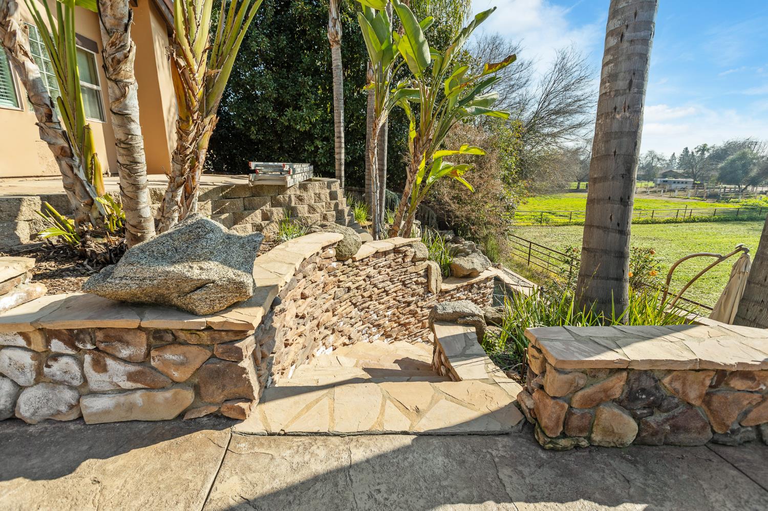 915 South Strathmore Avenue, Unit I Lindsay, CA 93247 - Photo 40 of 51 a view of outdoor space yard and patio