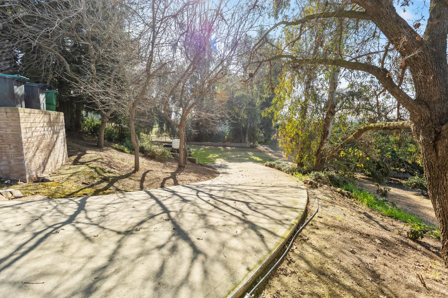 915 South Strathmore Avenue, Unit I Lindsay, CA 93247 - Photo 45 of 51 a view of outdoor space with deck