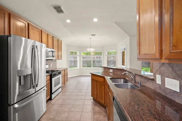 $2,495 | 6 Bushell Mill Place, The Woodlands, TX 77382