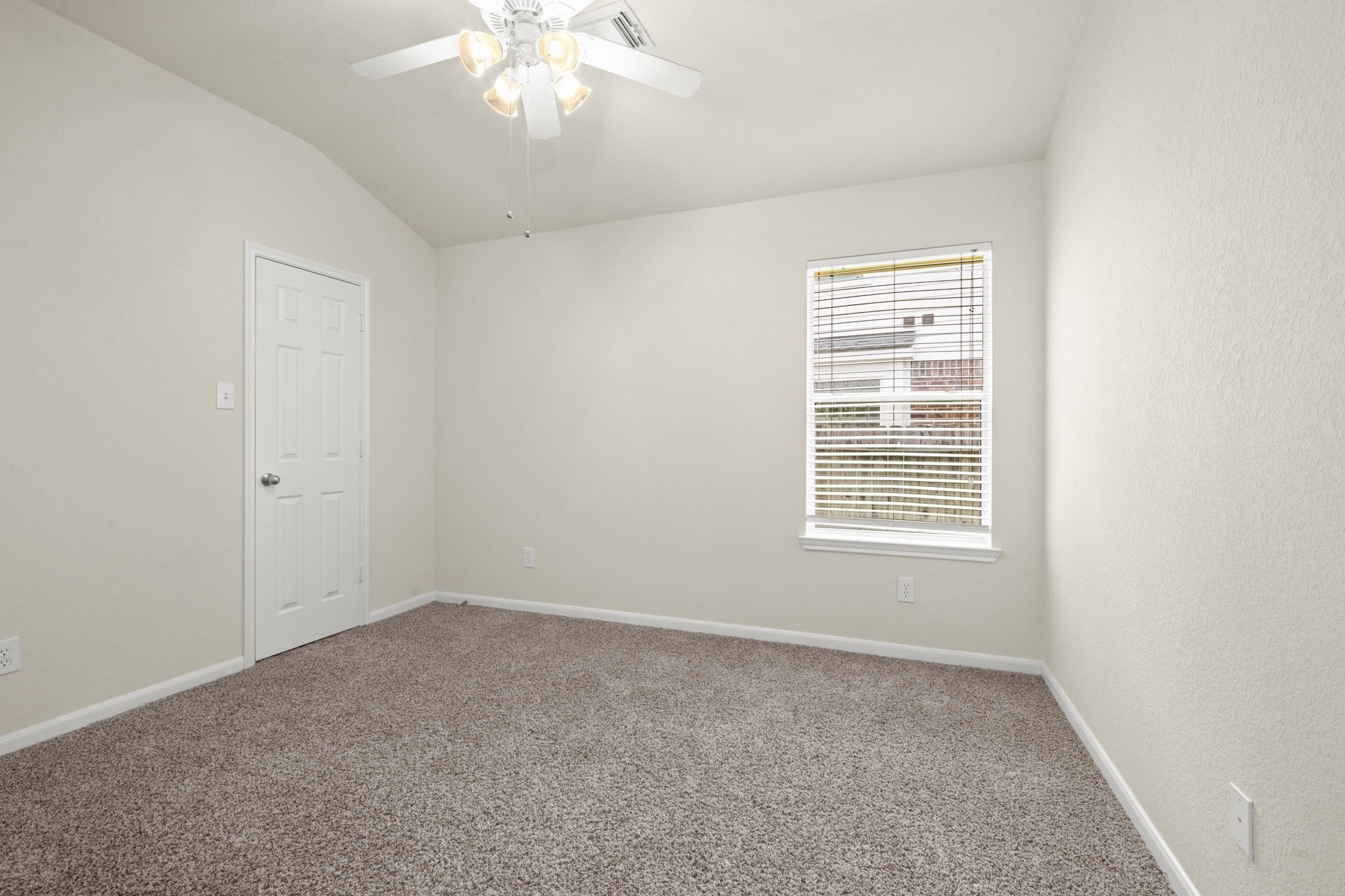 6 Bushell Mill Place The Woodlands, TX 77382 - Photo 20 of 29 Bedroom #2