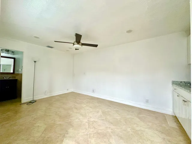 $1,150 | 361 Northeast 55th Street, Unit 2, Oakland Park, FL 33334