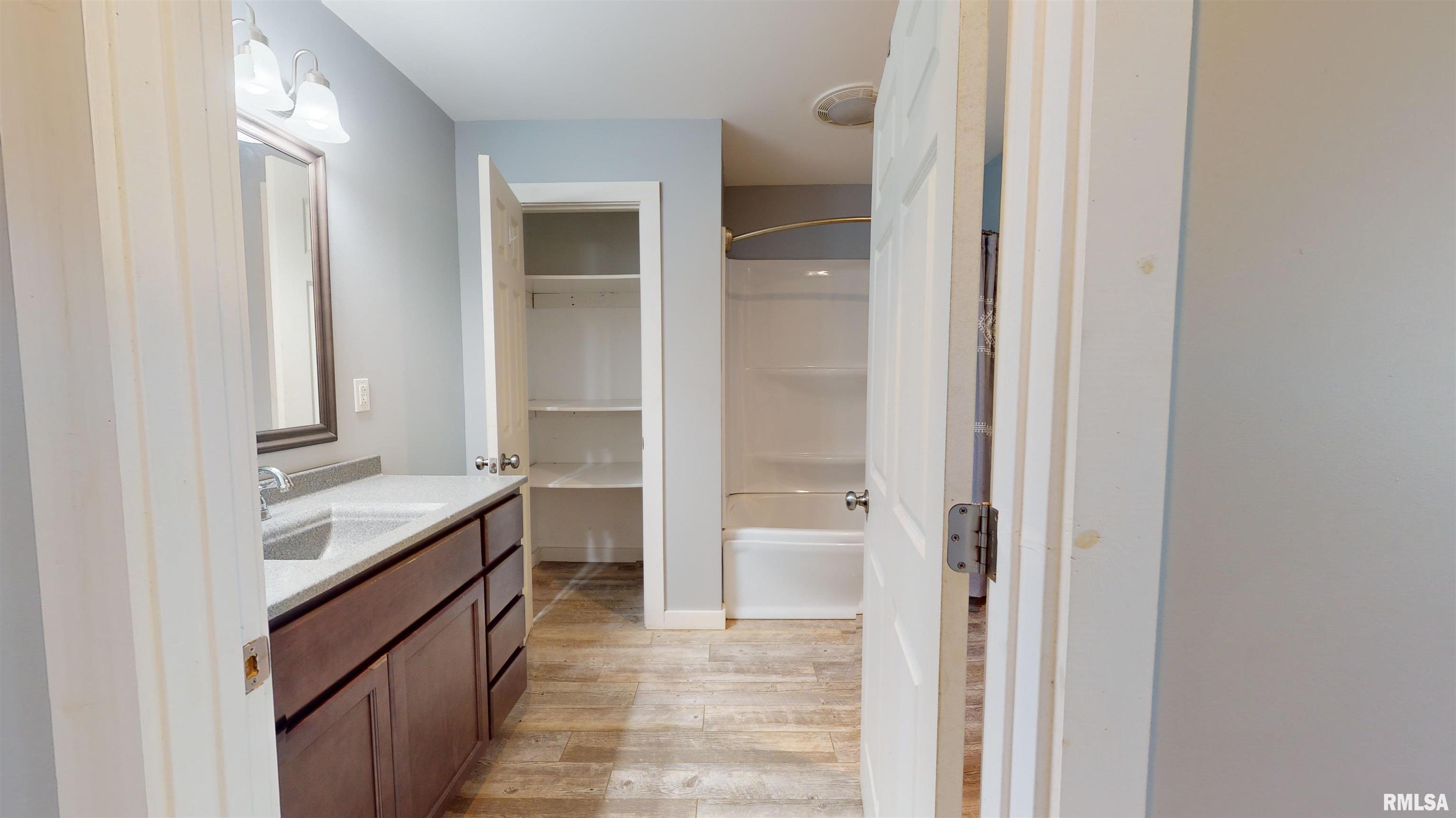 9016 East Deer Track Road Ellisville, IL 61431 - Photo 34 of 46 Gallery Image 34