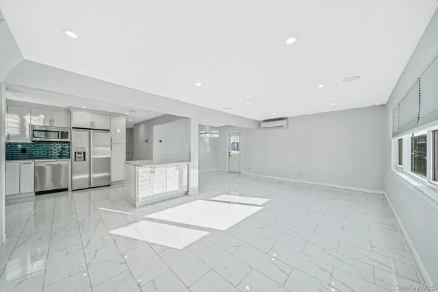 $1,249,000 | 1 Munro Boulevard, Valley Stream, NY 11581