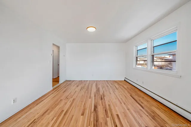 $1,249,000 | 1 Munro Boulevard, Valley Stream, NY 11581