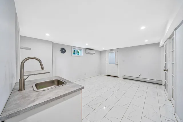 $1,249,000 | 1 Munro Boulevard, Valley Stream, NY 11581