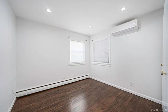 $1,249,000 | 1 Munro Boulevard, Valley Stream, NY 11581