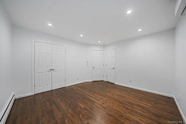 $1,249,000 | 1 Munro Boulevard, Valley Stream, NY 11581