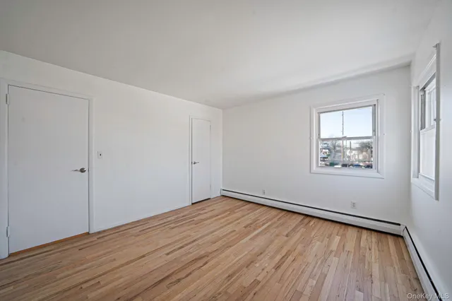 $1,249,000 | 1 Munro Boulevard, Valley Stream, NY 11581