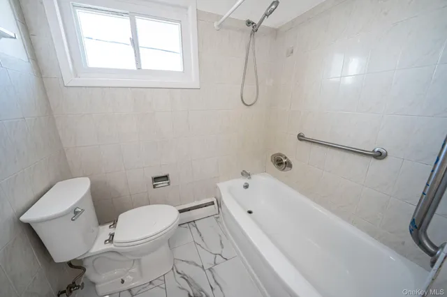 $1,249,000 | 1 Munro Boulevard, Valley Stream, NY 11581