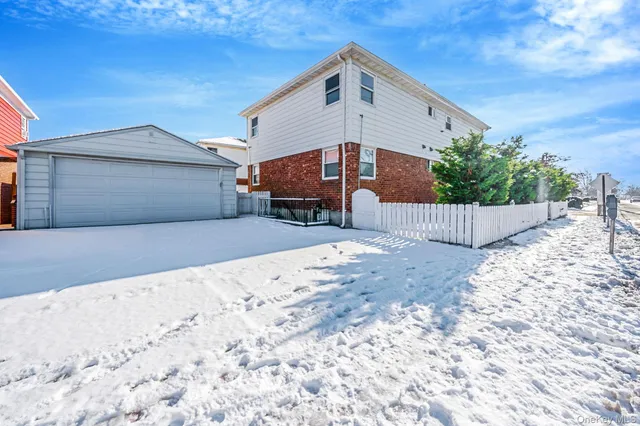 $1,249,000 | 1 Munro Boulevard, Valley Stream, NY 11581