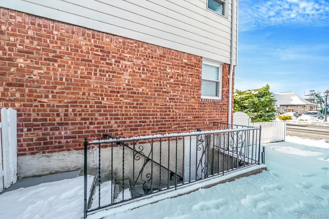 $1,249,000 | 1 Munro Boulevard, Valley Stream, NY 11581