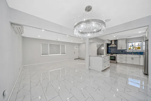 $1,249,000 | 1 Munro Boulevard, Valley Stream, NY 11581