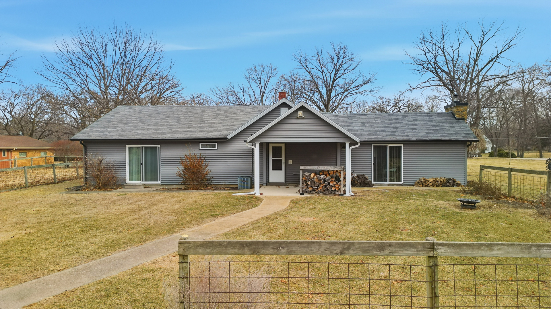 1307 Sinnissippi Road Sterling, IL 61081 - Photo 10 of 33