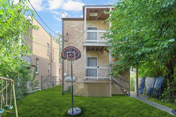 $2,400 | 3622 West Franklin Boulevard, Unit 1, Chicago, IL 60624