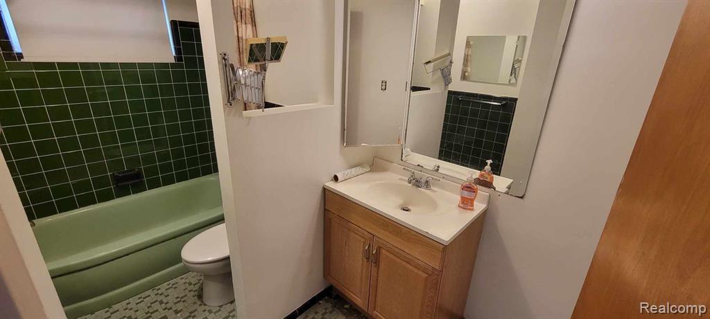 14065 Inkster Road Livonia, MI 48154 - Photo 20 of 25