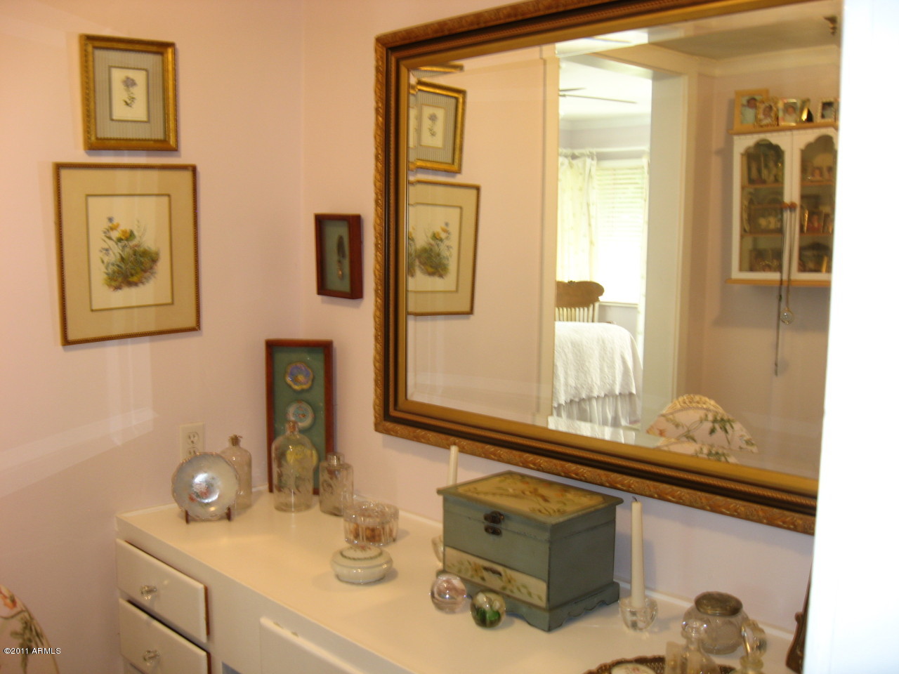 312 West Lamar Road Phoenix, AZ 85013 - Photo 12 of 20 Master vanity area