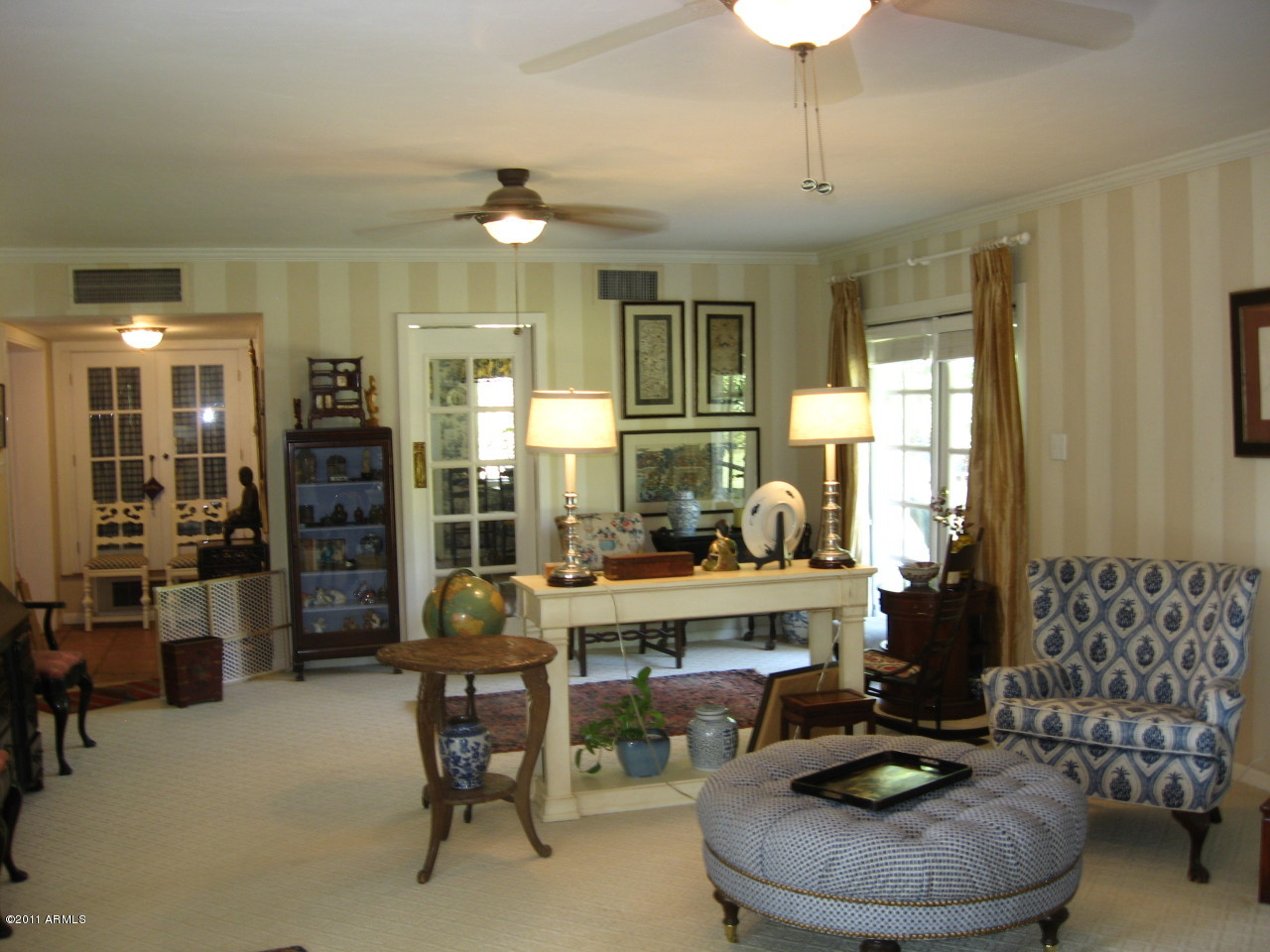 312 West Lamar Road Phoenix, AZ 85013 - Photo 15 of 20 Large rooms for entertaining