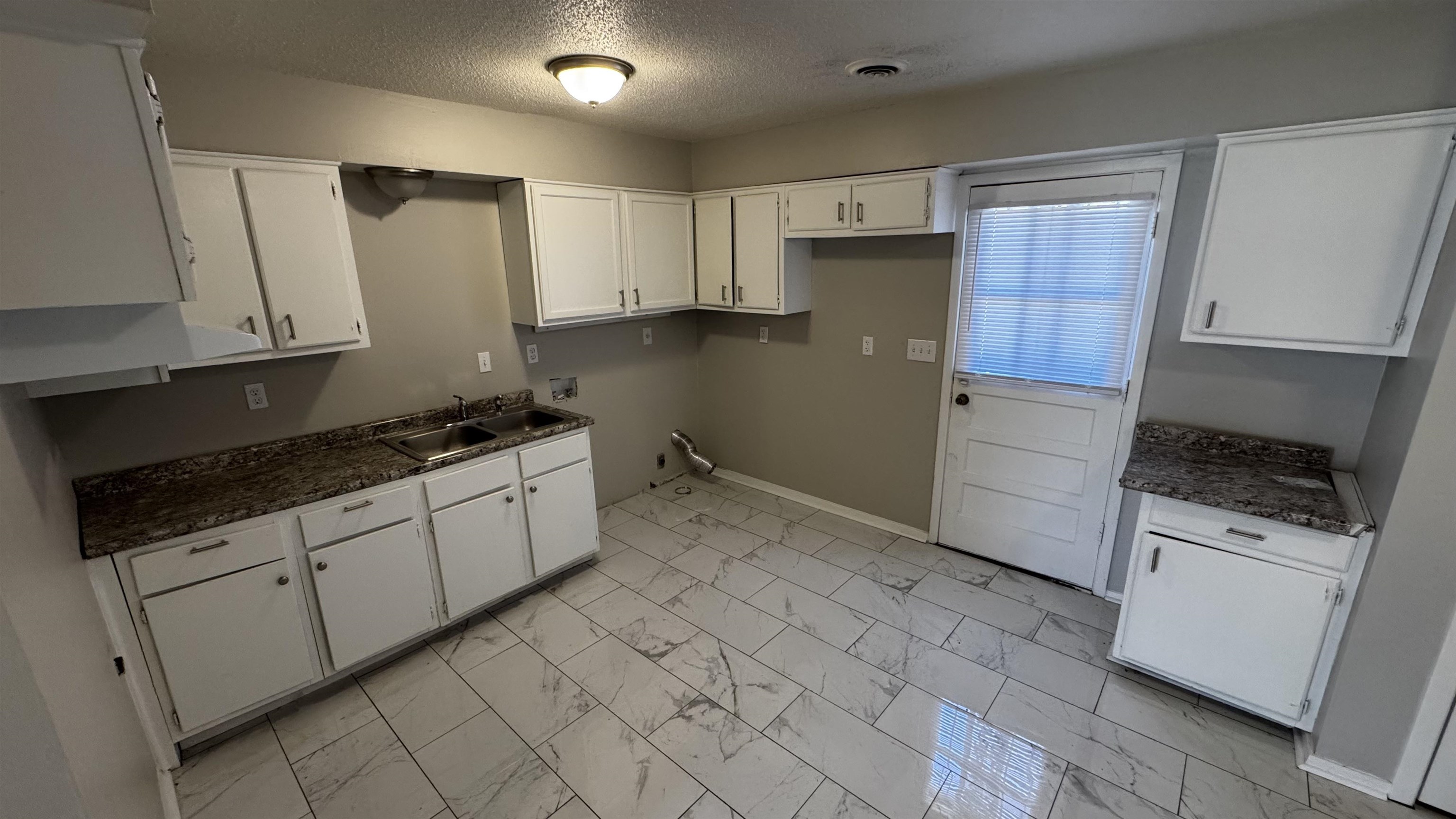 4264 Double Tree Street Memphis, TN 38109 - Photo 2 of 16