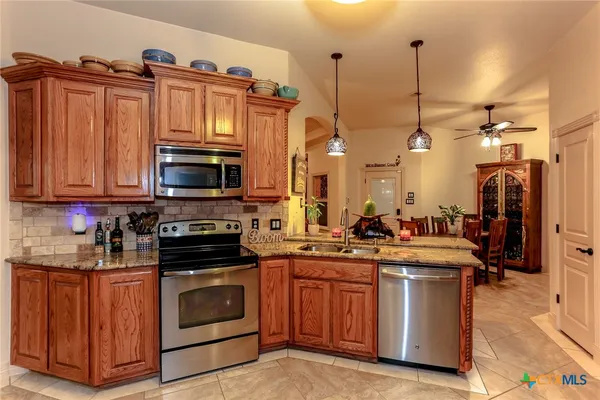 $699,999 | 301 County Road 4772, Kempner, TX 76539