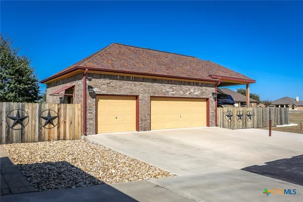 $699,999 | 301 County Road 4772, Kempner, TX 76539