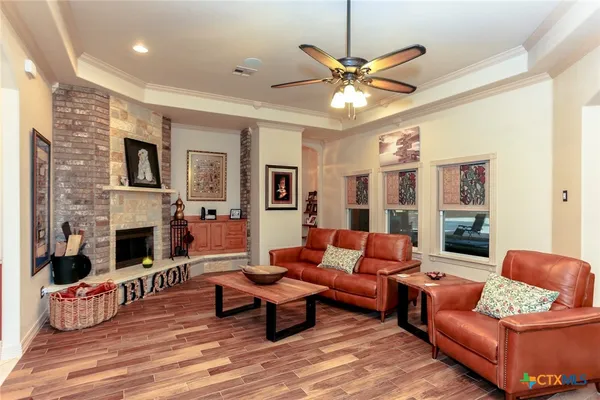 $699,999 | 301 County Road 4772, Kempner, TX 76539