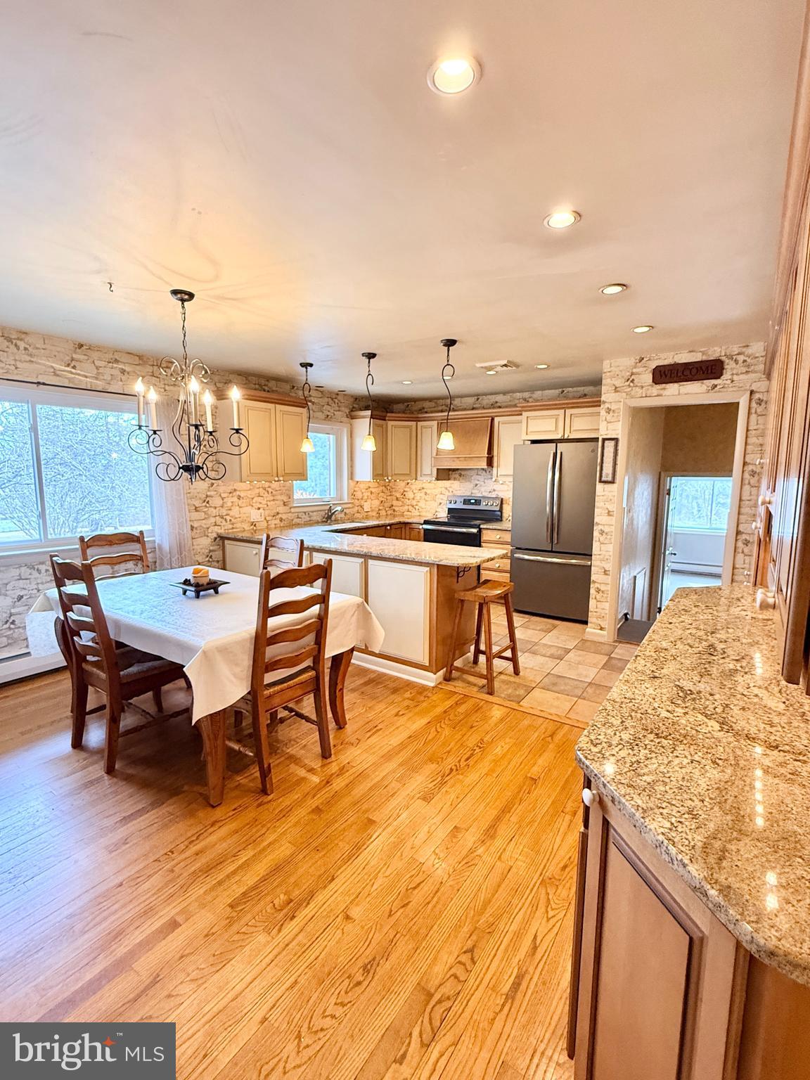 2360 New Schuylkill Road Pottstown, PA 19465 - Photo 17 of 36 a view of a kitchen and dining room