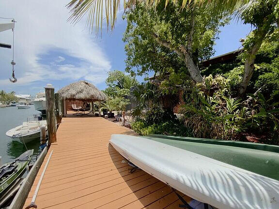 136 Palermo Drive Islamorada, FL 33036 - Photo 35 of 38 a view of balcony and deck
