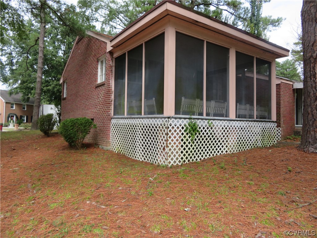 1018 Hampton Road Petersburg, VA 23805 - Photo 5 of 39 Gallery Image 5