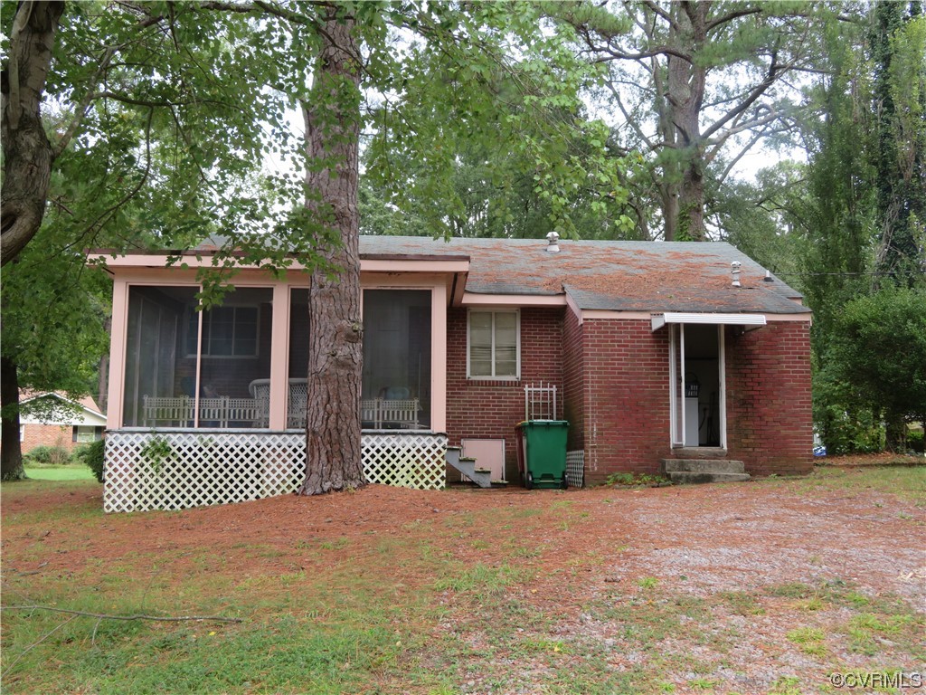 1018 Hampton Road Petersburg, VA 23805 - Photo 6 of 39 Gallery Image 6