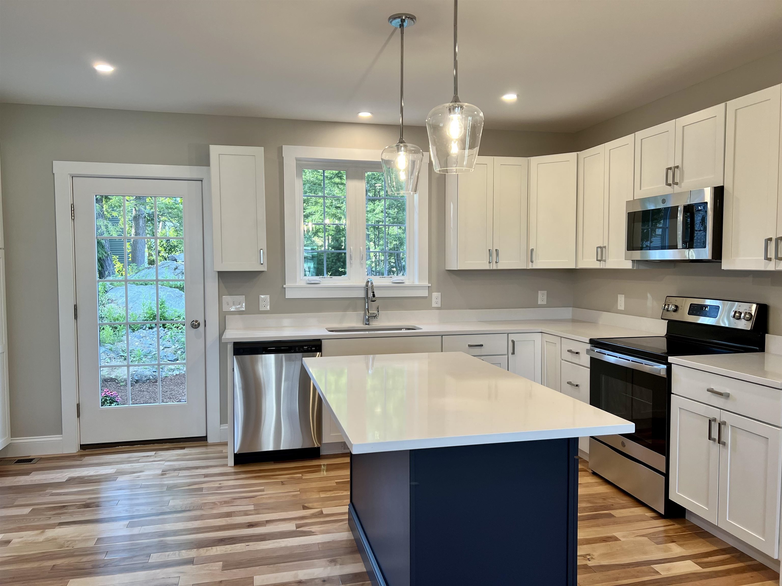 33 Green Road, Unit 40 Newmarket, NH 03857 - Photo 3 of 14 Gallery Image 3
