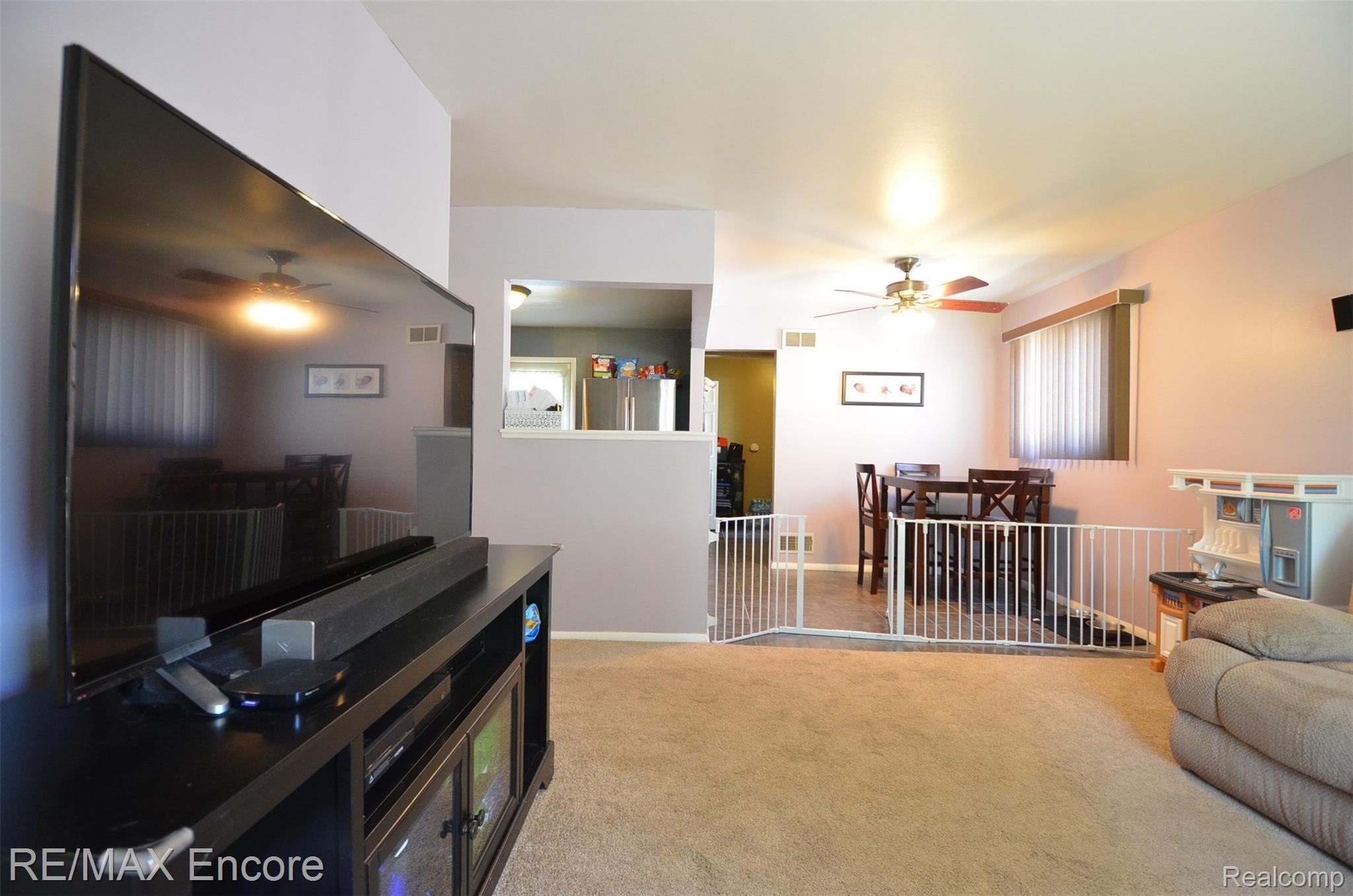 7859 Dubuque Road Clarkston, MI 48348 - Photo 5 of 39 DSC_0002.JPG